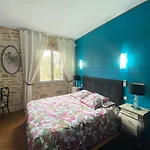 Domaine O Clair De Lune - D'hotes Et A - Acces Cite Medievale 5 Minutes A Pied - Parking - & Massages En Option - Piscine De Saison B&B 4*