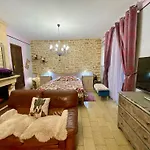 Domaine O Clair De Lune - D'hotes Et A - Acces Cite Medievale 5 Minutes A Pied - Parking - & Massages En Option - Piscine De Saison B&B 4*