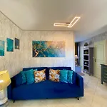 Bed & Breakfast Domaine O Clair De Lune - D'hotes Et A - Acces Cite Medievale 5 Minutes A Pied - Parking - & Massages En Option - Piscine De Saison