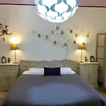 B&B Domaine O Clair De Lune - D'hotes Et A - Acces Cite Medievale 5 Minutes A Pied - Parking - & Massages En Option - Piscine De Saison 4*