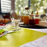 B&B Domaine O Clair De Lune - D'hotes Et A - Acces Cite Medievale 5 Minutes A Pied - Parking - & Massages En Option - Piscine De Saison 사흘라 라 카네다