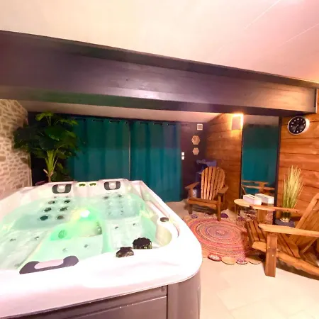 O Clair De Lune Au Coeur De - Climatisees - Parking Prive - Piscine Chauffee - Et Massages Отель типа 