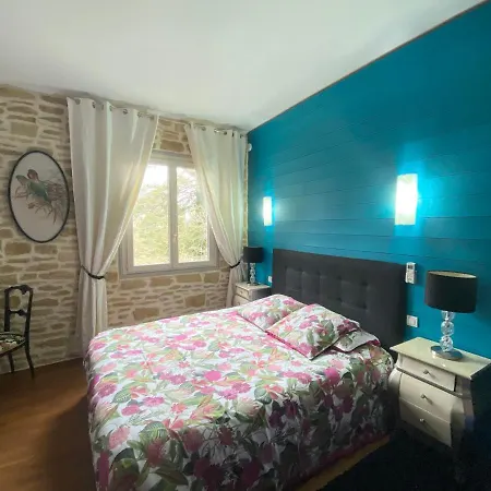 O Clair De Lune Au Coeur De - - Charme Et Confort - Clim - Acces Cite Medievale 5 Minutes A Pied - Parking - Et Massages En Option - Piscine De Saison Bed and Breakfast 4*