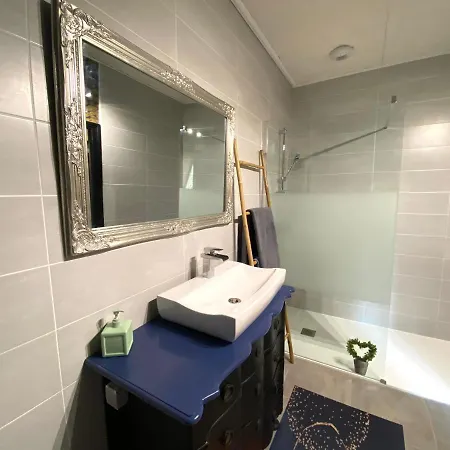 O Clair De Lune Au Coeur De - - Charme Et Confort - Clim - Acces Cite Medievale 5 Minutes A Pied - Parking - Et Massages En Option - Piscine De Saison Sarlat-la-Caneda