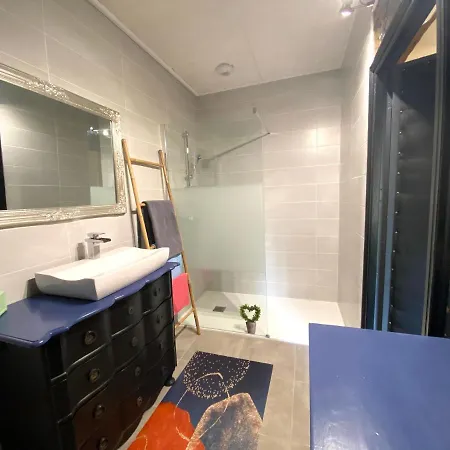 O Clair De Lune Au Coeur De - - Charme Et Confort - Clim - Acces Cite Medievale 5 Minutes A Pied - Parking - Et Massages En Option - Piscine De Saison