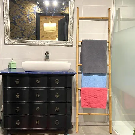 O Clair De Lune Au Coeur De - - Charme Et Confort - Clim - Acces Cite Medievale 5 Minutes A Pied - Parking - Et Massages En Option - Piscine De Saison Sarlat-la-Caneda