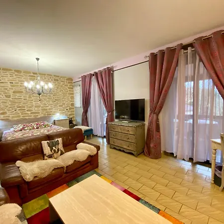 Bed and Breakfast O Clair De Lune Au Coeur De - - Charme Et Confort - Clim - Acces Cite Medievale 5 Minutes A Pied - Parking - Et Massages En Option - Piscine De Saison 4*