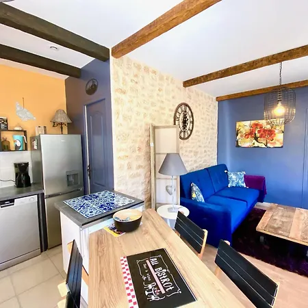 Domaine O Clair De Lune - D'hotes Et A - Acces Cite Medievale 5 Minutes A Pied - Parking - & Massages En Option - Piscine De Saison ベッド・アンド・ブレックファスト 4*