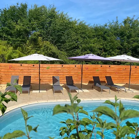 Oda ve Kahvaltı Domaine O Clair De Lune - D'hotes Et A - Acces Cite Medievale 5 Minutes A Pied - Parking - & Massages En Option - Piscine De Saison