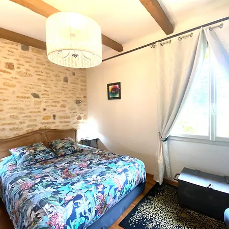 Oda ve Kahvaltı Domaine O Clair De Lune - D'hotes Et A - Acces Cite Medievale 5 Minutes A Pied - Parking - & Massages En Option - Piscine De Saison 4*