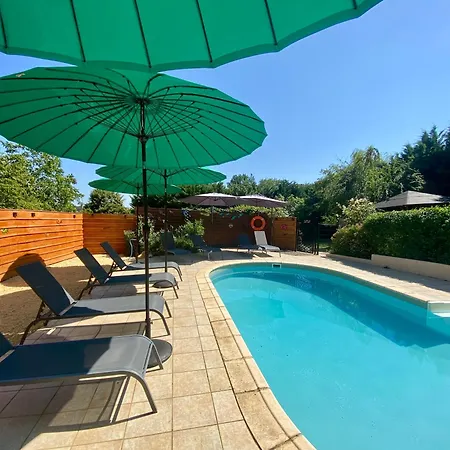 Bed and breakfast Domaine ô Clair De Lune - D'hôtes Et à - Accès Cité Médiévale 5 Minutes à Pied - Parking - Spa&massages En Option - Piscine De Saison Sarlat
