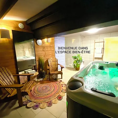 Domaine ô Clair De Lune - D'hôtes Et à - Accès Cité Médiévale 5 Minutes à Pied - Parking - Spa&massages En Option - Piscine De Saison