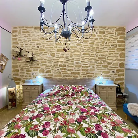 Domaine ô Clair De Lune - D'hôtes Et à - Accès Cité Médiévale 5 Minutes à Pied - Parking - Spa&massages En Option - Piscine De Saison Sarlat