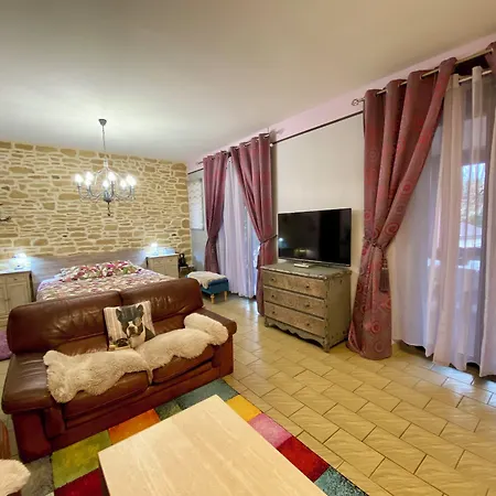 Domaine ô Clair De Lune - D'hôtes Et à - Accès Cité Médiévale 5 Minutes à Pied - Parking - Spa&massages En Option - Piscine De Saison Sarlat