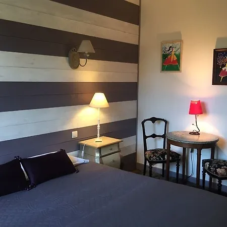 Bed and Breakfast O Clair De Lune Au Coeur De - - Charme Et Confort - Clim - Acces Cite Medievale 5 Minutes A Pied - Parking - Et Massages En Option - Piscine De Saison