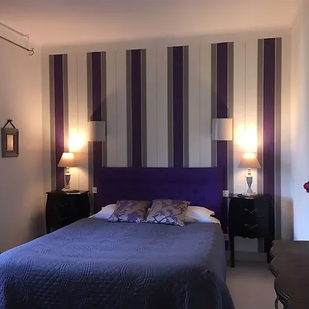 Domaine O Clair De Lune - D'hotes Et A - Acces Cite Medievale 5 Minutes A Pied - Parking - & Massages En Option - Piscine De Saison Sarlat-la-Canéda