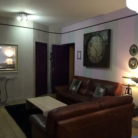 O Clair De Lune Au Coeur De - - Charme Et Confort - Clim - Acces Cite Medievale 5 Minutes A Pied - Parking - Et Massages En Option - Piscine De Saison Bed and Breakfast