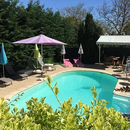 O Clair De Lune Au Coeur De - - Charme Et Confort - Clim - Acces Cite Medievale 5 Minutes A Pied - Parking - Et Massages En Option - Piscine De Saison Bed and Breakfast 4*