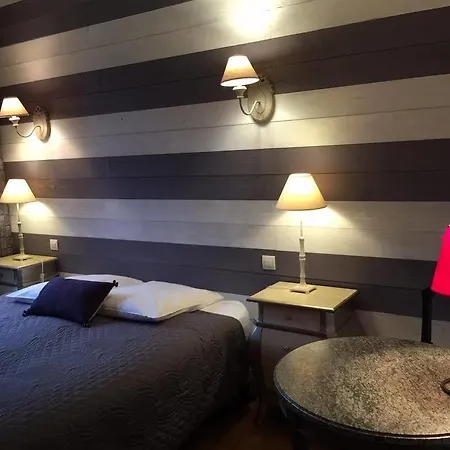 O Clair De Lune Au Coeur De - - Charme Et Confort - Clim - Acces Cite Medievale 5 Minutes A Pied - Parking - Et Massages En Option - Piscine De Saison