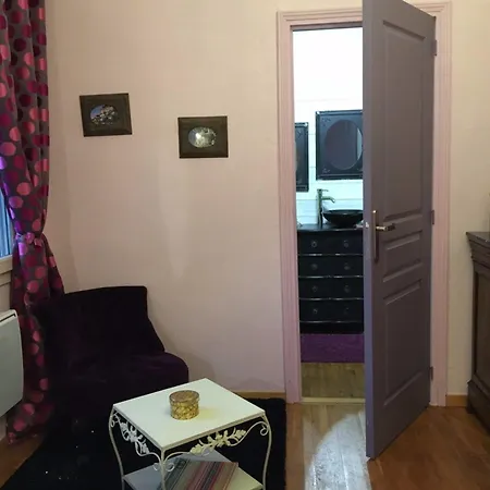 O Clair De Lune Au Coeur De - Climatisees - Parking Prive - Piscine Chauffee - Et Massages Отель типа 