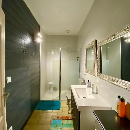 Bed and Breakfast O Clair De Lune Au Coeur De - - Charme Et Confort - Clim - Acces Cite Medievale 5 Minutes A Pied - Parking - Et Massages En Option - Piscine De Saison 4*