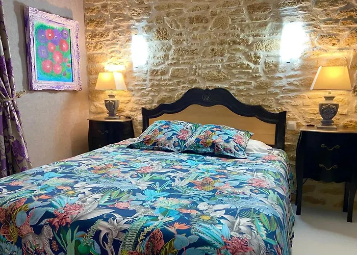Domaine O Clair De Lune - D'hotes Et A - Acces Cite Medievale 5 Minutes A Pied - Parking - & Massages En Option - Piscine De Saison فندق مبيت وإفطار 4*