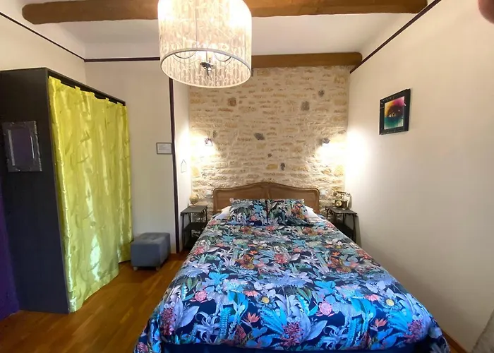 Domaine O Clair De Lune - Chambres D'Hotes Et Gites A Sarlat - Acces Cite Medievale 5 Minutes A Pied - Parking - Spa & Massages En Option - Piscine De Saison Sarlat-la-Caneda