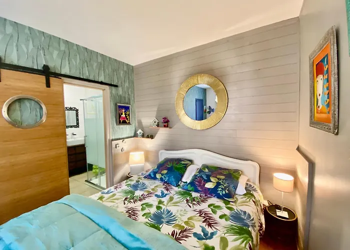 Bed & Breakfast Domaine O Clair De Lune - Chambres D'Hotes Et Gites A Sarlat - Acces Cite Medievale 5 Minutes A Pied - Parking - Spa & Massages En Option - Piscine De Saison