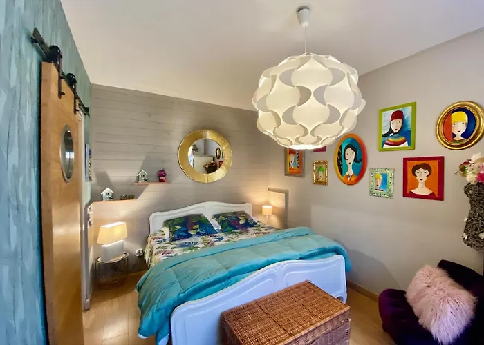 Domaine O Clair De Lune - D'hotes Et A - Acces Cite Medievale 5 Minutes A Pied - Parking - & Massages En Option - Piscine De Saison فندق مبيت وإفطار
