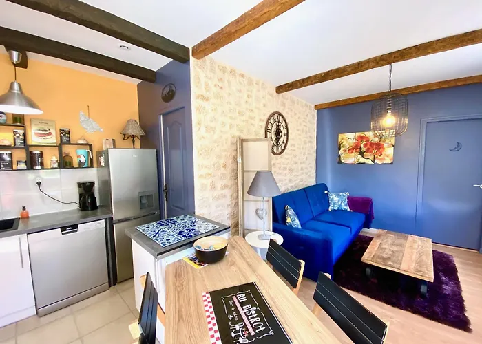 Domaine O Clair De Lune - D'hotes Et A - Acces Cite Medievale 5 Minutes A Pied - Parking - & Massages En Option - Piscine De Saison فندق مبيت وإفطار 4*