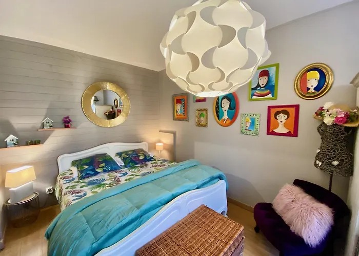 Bed & Breakfast Domaine O Clair De Lune - Chambres D'Hotes Et Gites A Sarlat - Acces Cite Medievale 5 Minutes A Pied - Parking - Spa & Massages En Option - Piscine De Saison Sarlat-la-Caneda