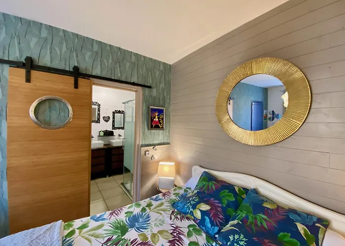 Domaine O Clair De Lune - Chambres D'Hotes Et Gites A Sarlat - Acces Cite Medievale 5 Minutes A Pied - Parking - Spa & Massages En Option - Piscine De Saison Bed & Breakfast 4*