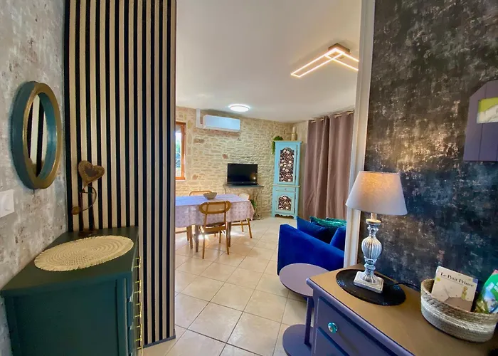 Domaine O Clair De Lune - Chambres D'Hotes Et Gites A Sarlat - Acces Cite Medievale 5 Minutes A Pied - Parking - Spa & Massages En Option - Piscine De Saison
