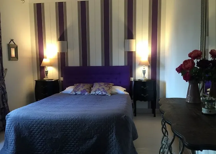 Domaine O Clair De Lune - Chambres D'Hotes Et Gites A Sarlat - Acces Cite Medievale 5 Minutes A Pied - Parking - Spa & Massages En Option - Piscine De Saison Sarlat-la-Caneda