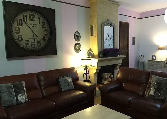 Bed & Breakfast Domaine O Clair De Lune - Chambres D'Hotes Et Gites A Sarlat - Acces Cite Medievale 5 Minutes A Pied - Parking - Spa & Massages En Option - Piscine De Saison