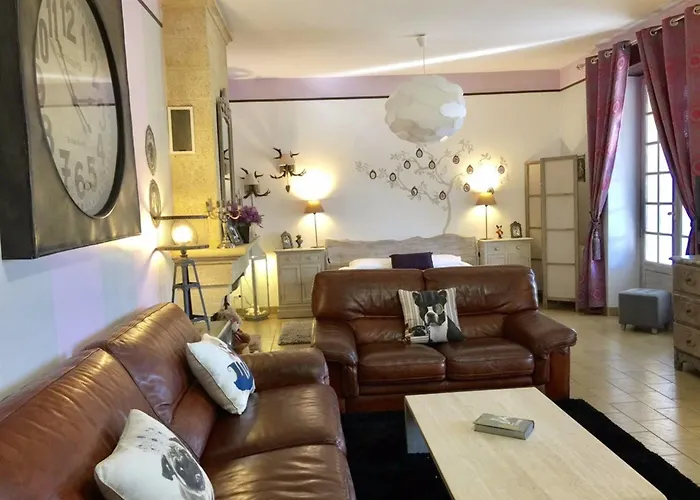 Domaine O Clair De Lune - D'hotes Et A - Acces Cite Medievale 5 Minutes A Pied - Parking - & Massages En Option - Piscine De Saison فندق مبيت وإفطار