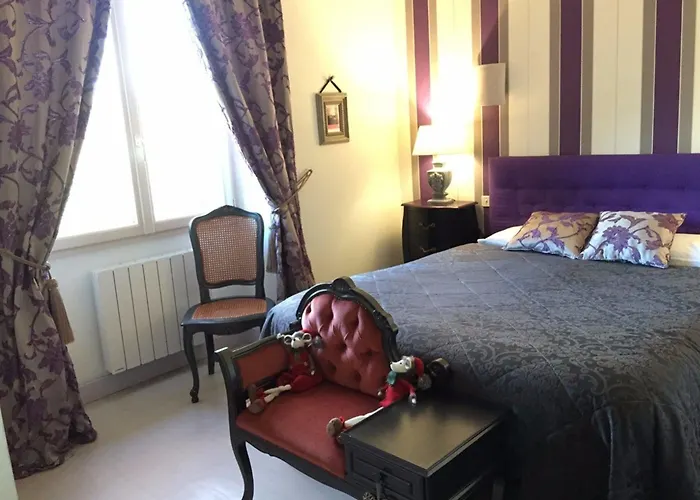 Domaine O Clair De Lune - Chambres D'Hotes Et Gites A Sarlat - Acces Cite Medievale 5 Minutes A Pied - Parking - Spa & Massages En Option - Piscine De Saison